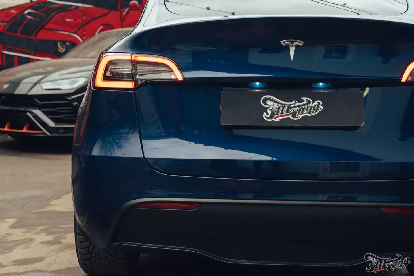 Оклеили Tesla Model Y в полиуретан